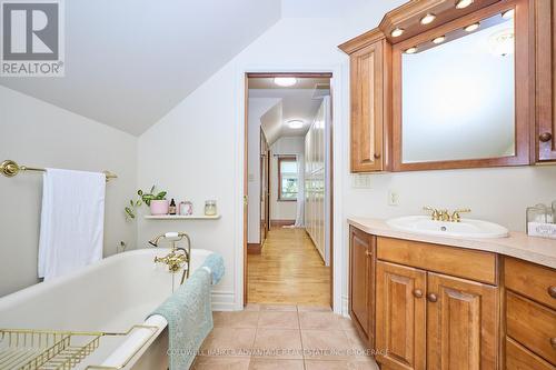 4698 Sandy Cove Drive, Lincoln (Lincoln Lake), ON - Indoor Photo Showing Bathroom