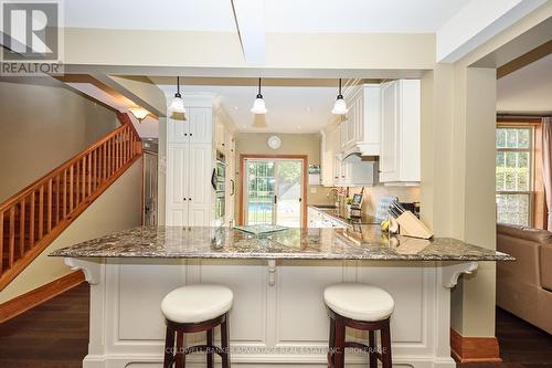 4698 Sandy Cove Drive, Lincoln (Lincoln Lake), ON - Indoor Photo Showing Kitchen With Upgraded Kitchen