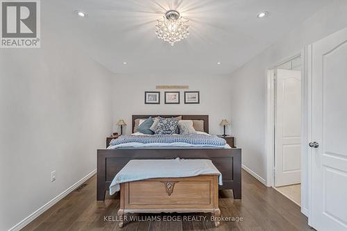 8 Keewaydin Street, Hamilton, ON - Indoor Photo Showing Bedroom