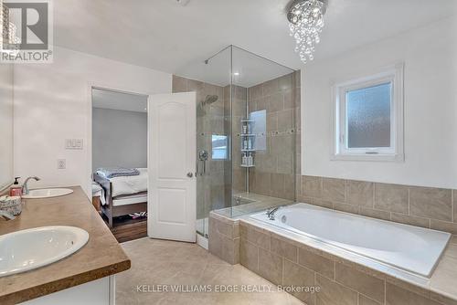 8 Keewaydin Street, Hamilton, ON - Indoor Photo Showing Bathroom