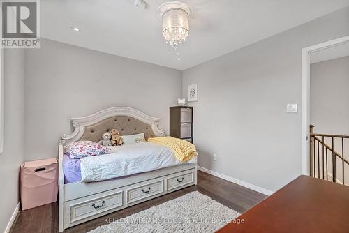 8 Keewaydin Street, Hamilton, ON - Indoor Photo Showing Bedroom
