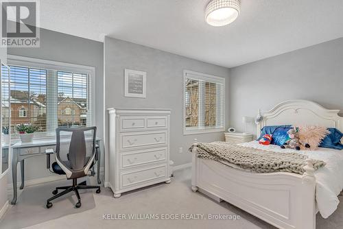 8 Keewaydin Street, Hamilton, ON - Indoor Photo Showing Bedroom