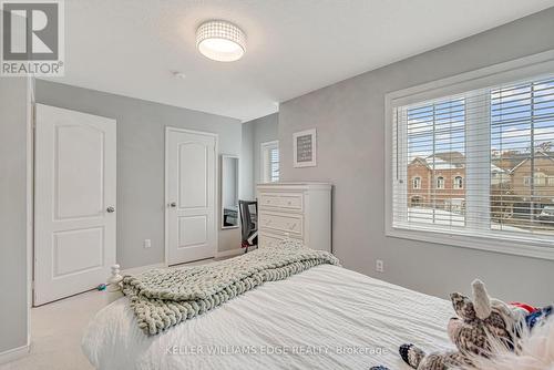 8 Keewaydin Street, Hamilton, ON - Indoor Photo Showing Bedroom