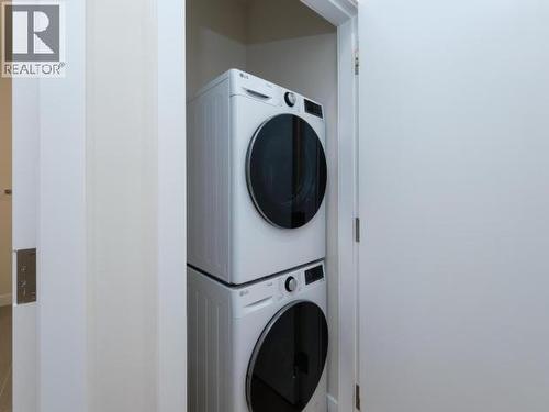 301-202 Lowe Street, Whitehorse, YT - Indoor Photo Showing Laundry Room