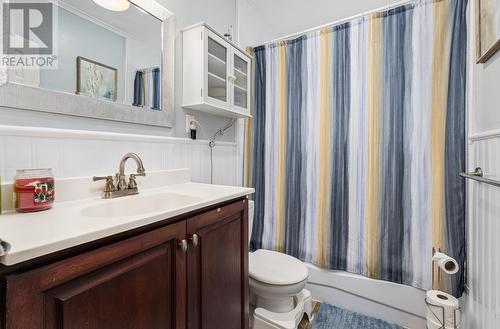 16 Halls Road, St. John'S, NL - Indoor Photo Showing Bathroom