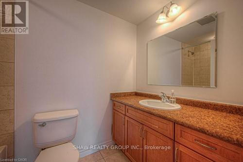 104 - 8 Harris Street, Cambridge, ON - Indoor Photo Showing Bathroom