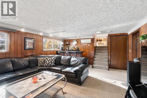 1530 Golfview Drive, Lasalle, ON - Indoor Photo Showing Living Room