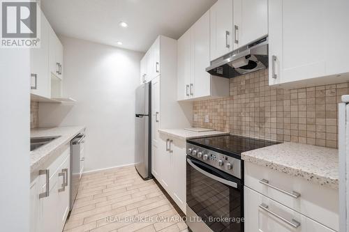 308 - 480 Oriole Parkway, Toronto, ON - Indoor Photo Showing Kitchen