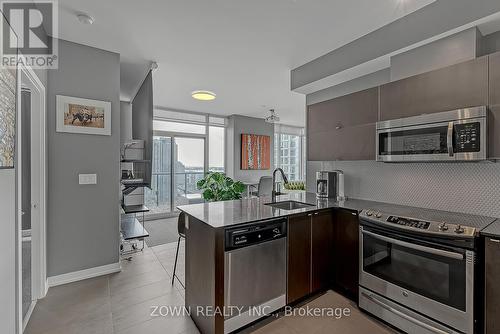 Kitchen 1 - Ph09 - 170 Fort York Boulevard, Toronto, ON 