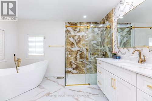 238 Devonsleigh Boulevard, Richmond Hill, ON - Indoor Photo Showing Bathroom