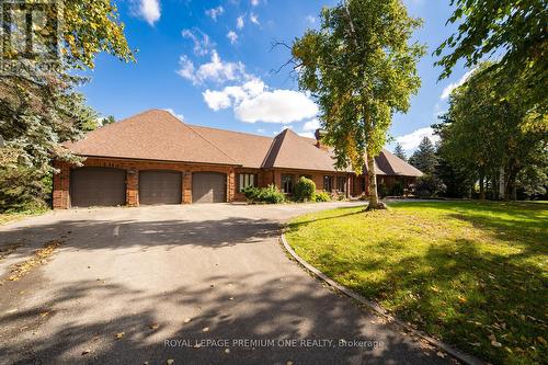 8 BEAMISH COURT  Brampton, ON L6P 0X8