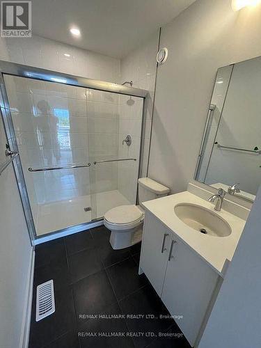 27 - 940 St. David Street N, Centre Wellington, ON - Indoor Photo Showing Bathroom