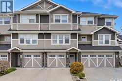 560 Pringle CRESCENT  Saskatoon, SK S7T 0W9