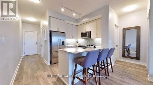901 - 4633 Glen Erin Drive, Mississauga, ON - Indoor Photo Showing Kitchen With Stainless Steel Kitchen