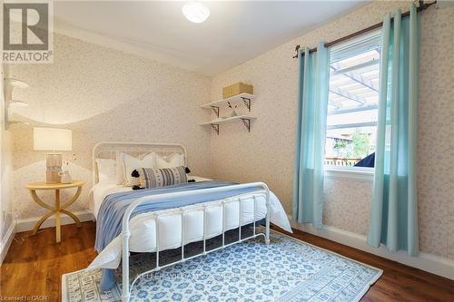 3 Montrose Avenue, Hamilton, ON - Indoor Photo Showing Bedroom