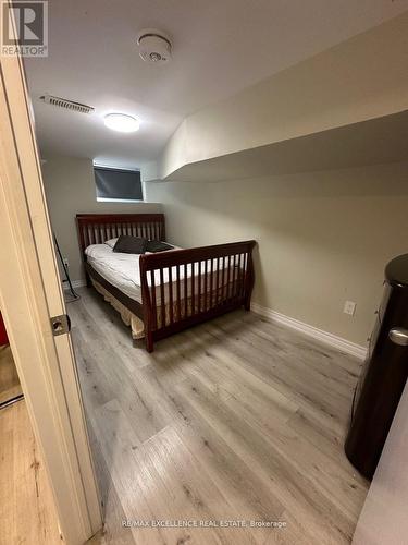 Bsmt - 25 Barnesdale Avenue S, Hamilton, ON - Indoor Photo Showing Bedroom