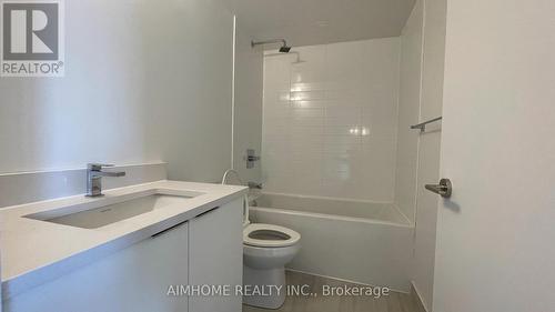 2208 - 2033 Kennedy Road, Toronto, ON - Indoor Photo Showing Bathroom