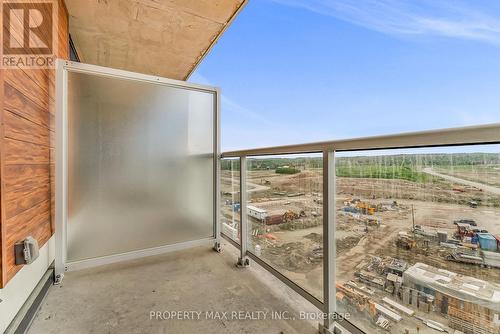 728 - 2 David Eyer Road, Richmond Hill, ON - Outdoor With Balcony With View