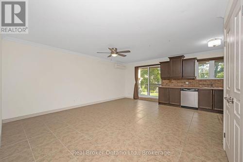 303 - 1212 Fennell Avenue E, Hamilton (Huntington), ON - Indoor Photo Showing Kitchen