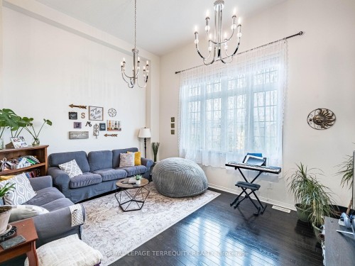 39-2171 Fiddlers Way, Oakville, ON - Indoor Photo Showing Living Room