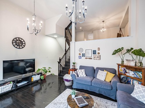 39-2171 Fiddlers Way, Oakville, ON - Indoor Photo Showing Living Room