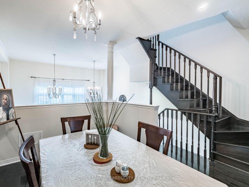 39-2171 Fiddlers Way, Oakville, ON - Indoor Photo Showing Dining Room