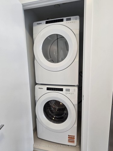 722-1007 The Queensway N/A, Toronto, ON - Indoor Photo Showing Laundry Room