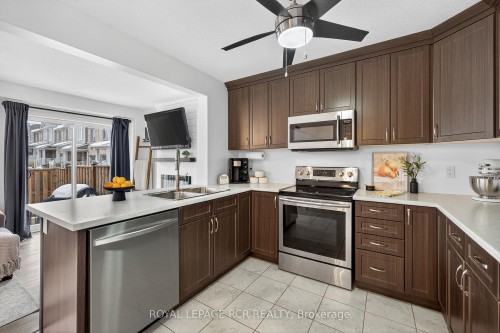 118 Parkinson Crescent, Orangeville, ON - Indoor Photo Showing Kitchen With Stainless Steel Kitchen With Double Sink