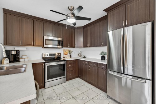 118 Parkinson Crescent, Orangeville, ON - Indoor Photo Showing Kitchen With Stainless Steel Kitchen With Double Sink