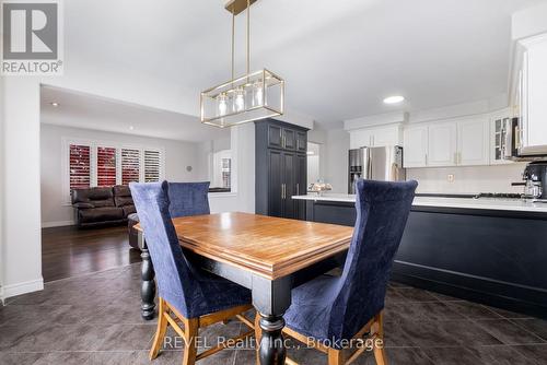 29 Springbreeze Heights, Hamilton (Stoney Creek), ON - Indoor Photo Showing Dining Room