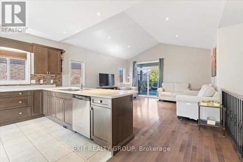 14 Cavendish Drive, Belleville (Thurlow Ward), ON - Indoor Photo Showing Kitchen