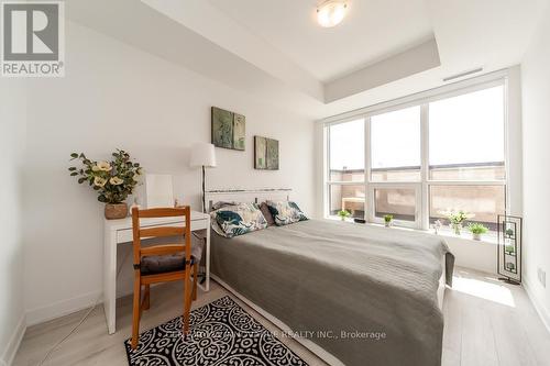 221 - 681 Yonge Street, Barrie, ON - Indoor Photo Showing Bedroom