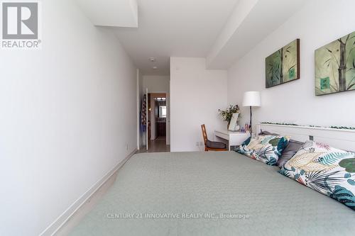 221 - 681 Yonge Street, Barrie, ON - Indoor Photo Showing Bedroom