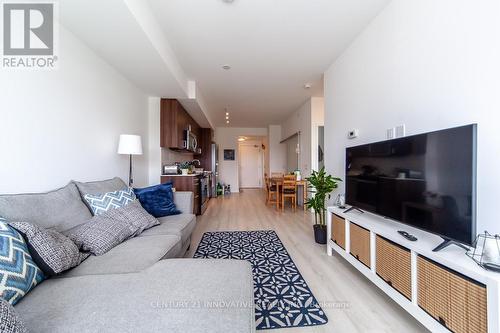 221 - 681 Yonge Street, Barrie, ON - Indoor Photo Showing Living Room