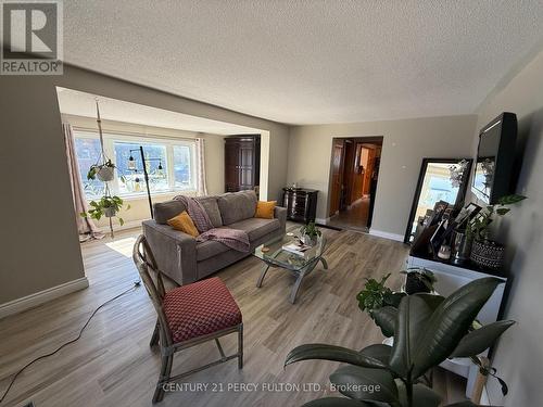 52 Heber Street, Quinte West, ON - Indoor Photo Showing Living Room