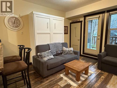 1500 Mcdonald Avenue Unit# 120, Fernie, BC - Indoor Photo Showing Living Room