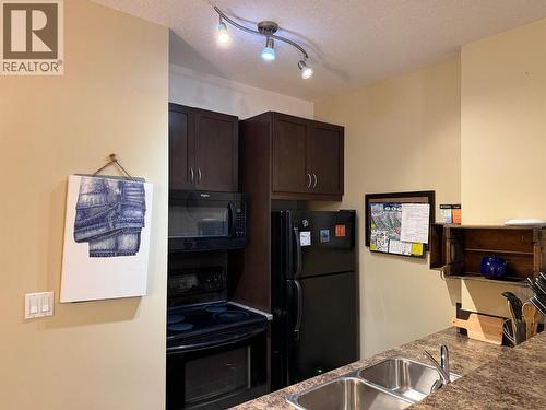 1500 Mcdonald Avenue Unit# 120, Fernie, BC - Indoor Photo Showing Kitchen With Double Sink