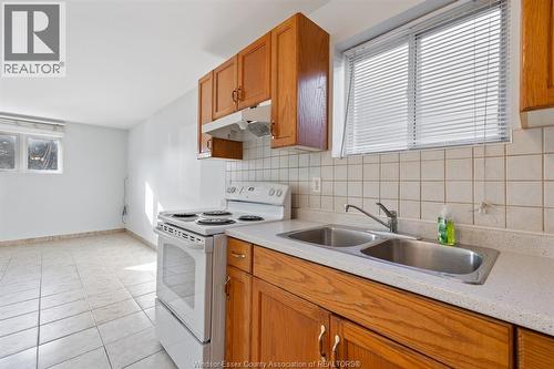 1478 Westcott Road, Windsor, ON - Indoor Photo Showing Kitchen With Double Sink