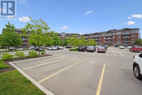 215 - 35 Kingsbury Square, Guelph (Pineridge/Westminster Woods), ON - Outdoor