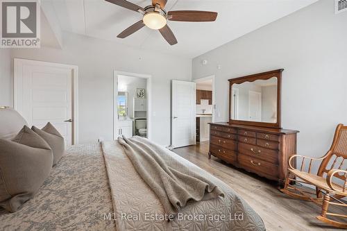 215 - 35 Kingsbury Square, Guelph (Pineridge/Westminster Woods), ON - Indoor Photo Showing Bedroom