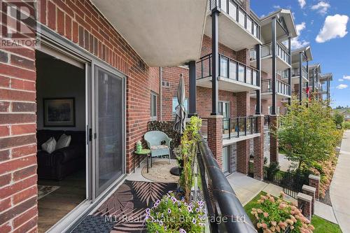 215 - 35 Kingsbury Square, Guelph (Pineridge/Westminster Woods), ON - Outdoor