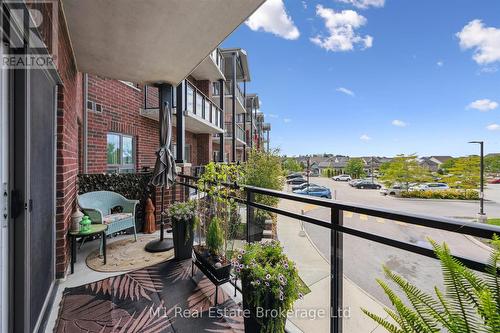215 - 35 Kingsbury Square, Guelph (Pineridge/Westminster Woods), ON - Outdoor