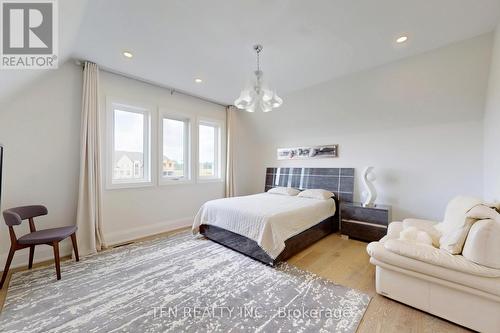 258 Amos Drive, Caledon, ON - Indoor Photo Showing Bedroom