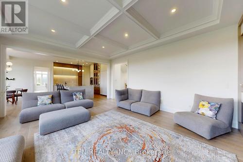 258 Amos Drive, Caledon, ON - Indoor Photo Showing Living Room