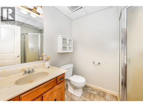 2916 Allenby Way, Vernon, BC - Indoor Photo Showing Bathroom