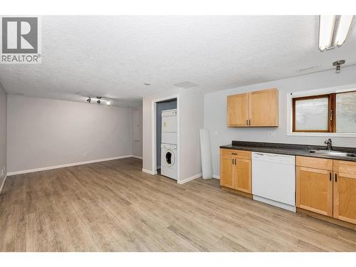 2916 Allenby Way, Vernon, BC - Indoor Photo Showing Kitchen