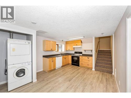 2916 Allenby Way, Vernon, BC - Indoor Photo Showing Laundry Room