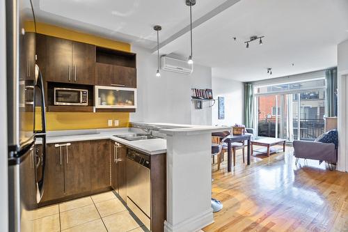 Kitchen - 309-1351 Rue St-Grégoire, Montréal (Le Plateau-Mont-Royal), QC - Indoor Photo Showing Kitchen With Double Sink