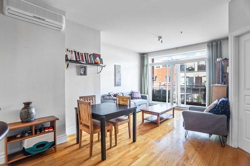 Dining room - 309-1351 Rue St-Grégoire, Montréal (Le Plateau-Mont-Royal), QC - Indoor Photo Showing Living Room With Fireplace