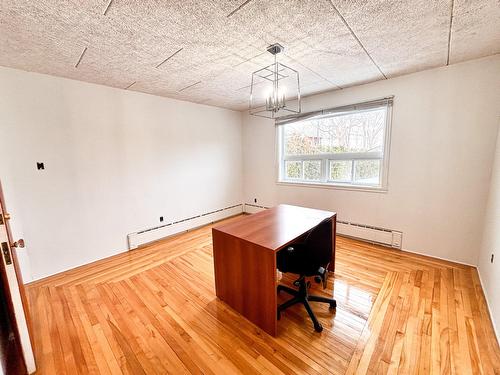 Office - 183 Rue St-Eustache, Saint-Eustache, QC - Indoor